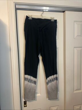 PINK Victoria's Secret Black Tie-Dye Leggings with Gray Hem